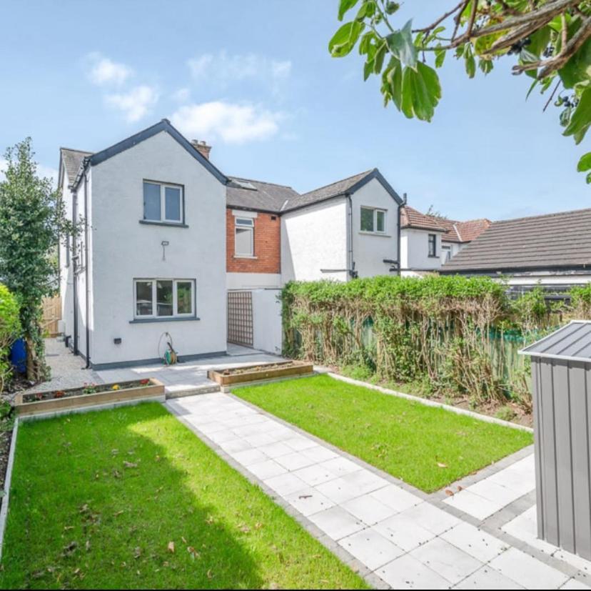 Hébergement de vacances Fully Refurbished House *